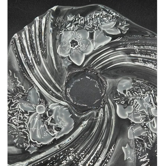 Mikasa Christmas Crystal Basket and Bowl - Christmas Dinner - Christmas decor - Picture 13 of 14